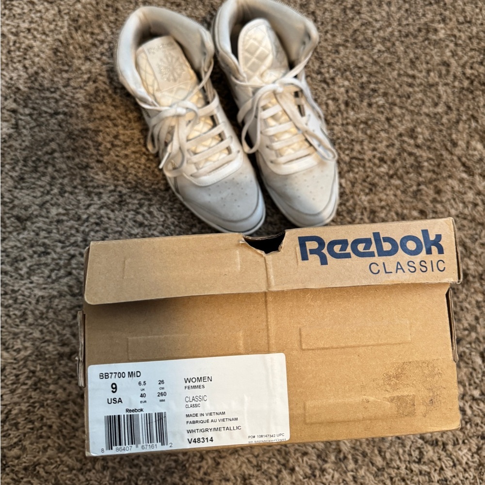 Reebok Classic Zipper Detail Hi Tops